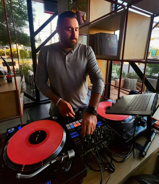 DJ Nixx Entertainment, Austin wedding DJ